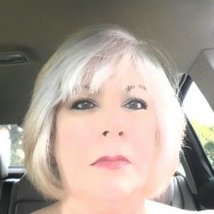 Meet your Posher, Suzanne